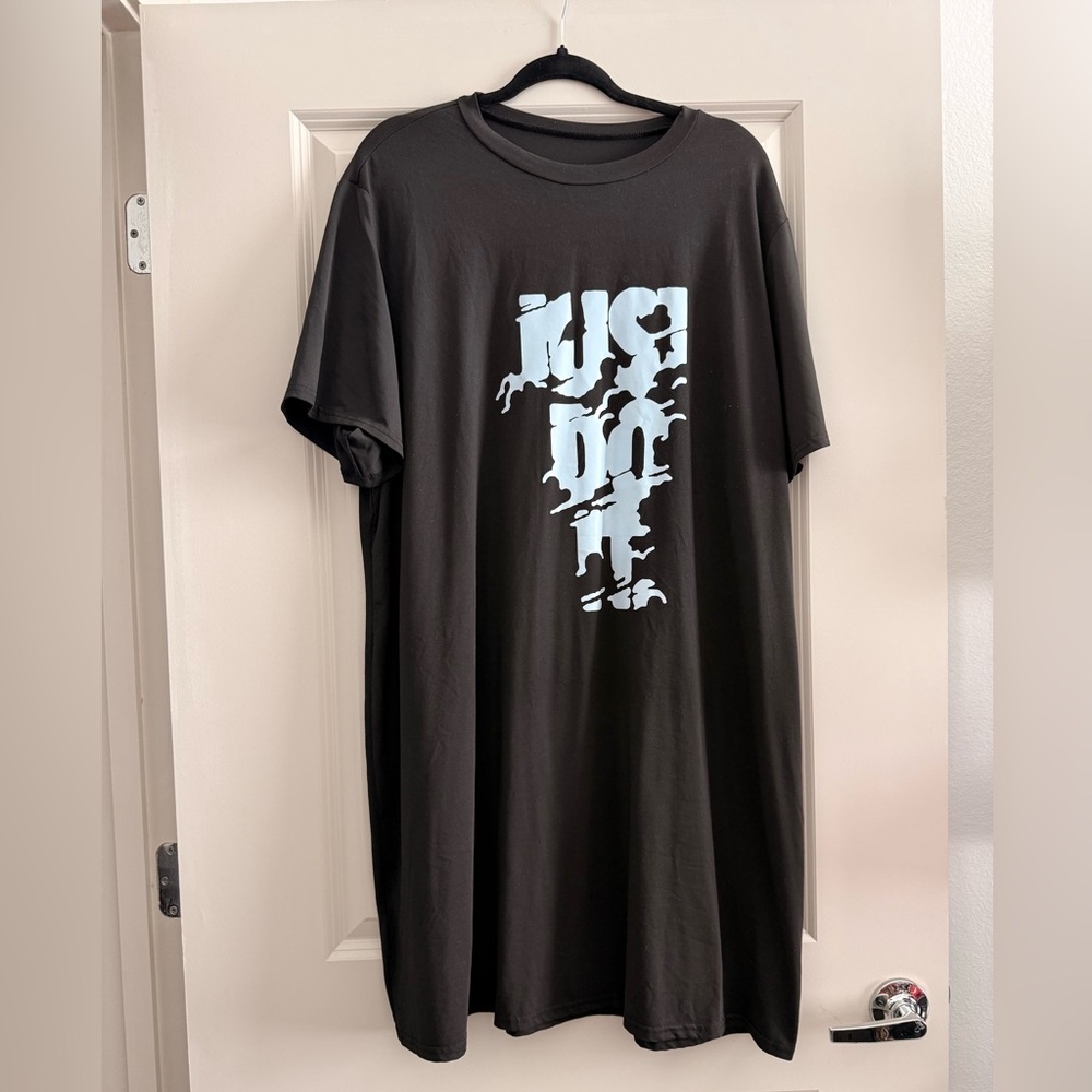 Black Graphic Midi T-Shirt Dress